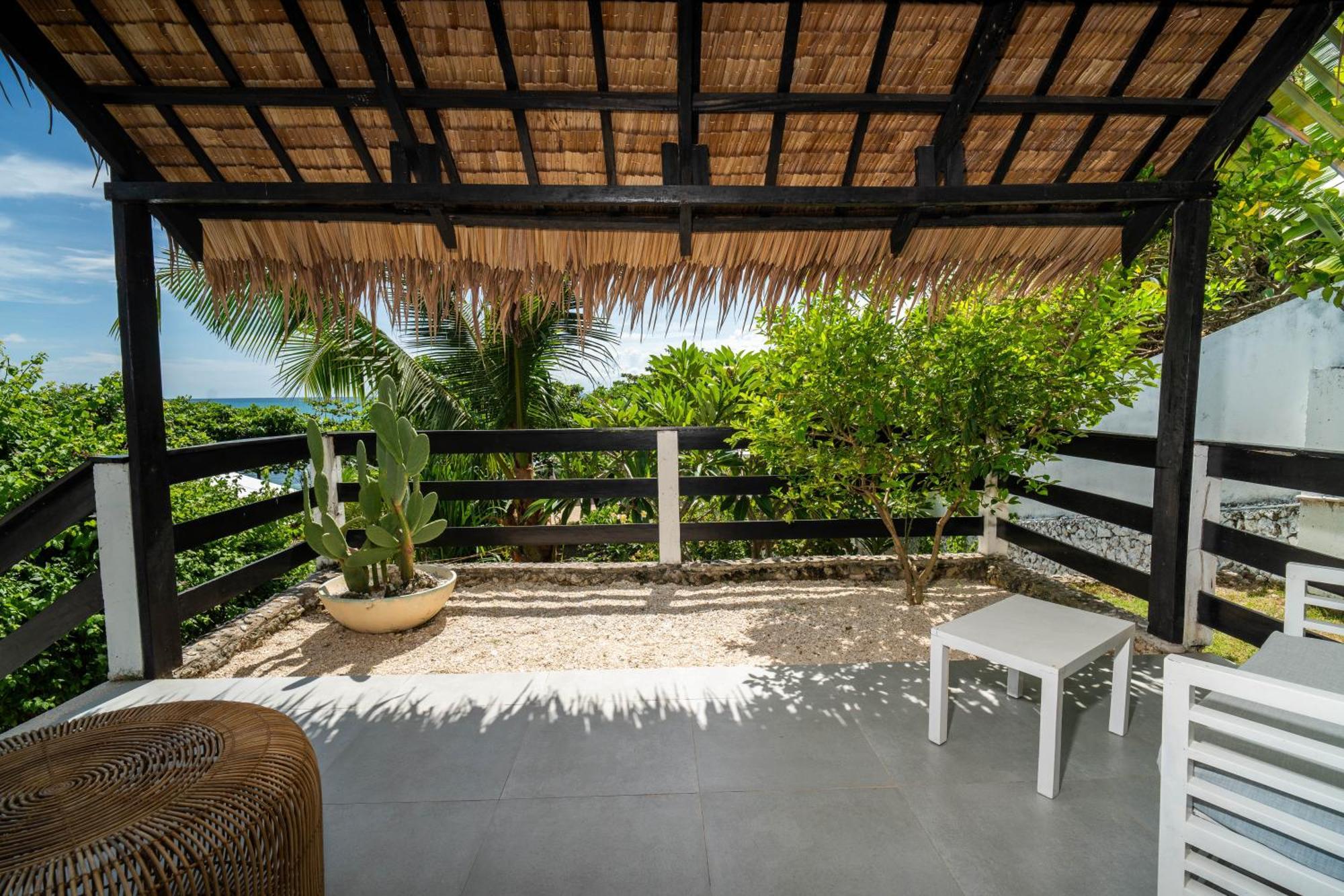 Blanco Beach Resort Malapascua Exterior photo